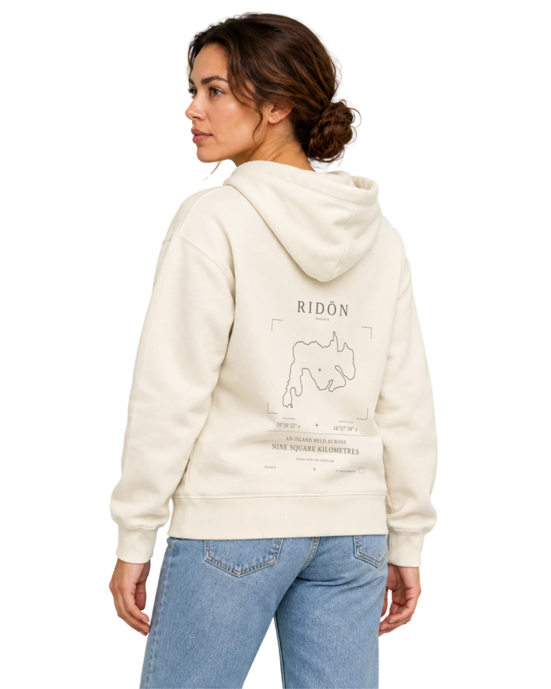 Lina wearing the Ridön Atlas Signature