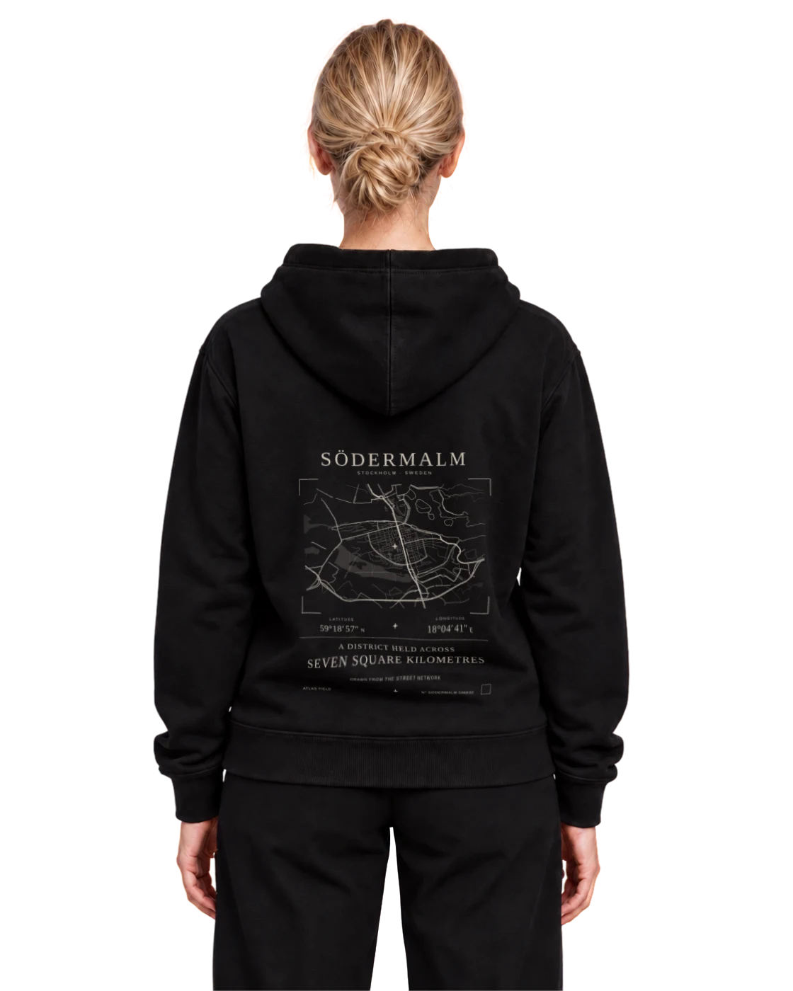 Elsa wearing the Södermalm Atlas Signature
